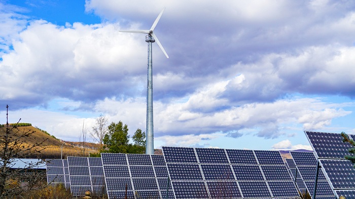 太陽能發(fā)電和風力發(fā)電用途日趨廣泛